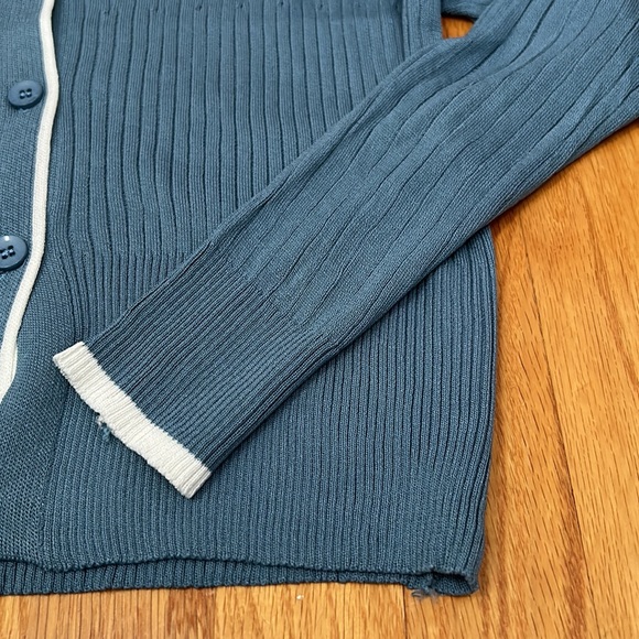 Women’s Tops Small Blue Long Sleeves sweater Knit new - Picture 5 of 6